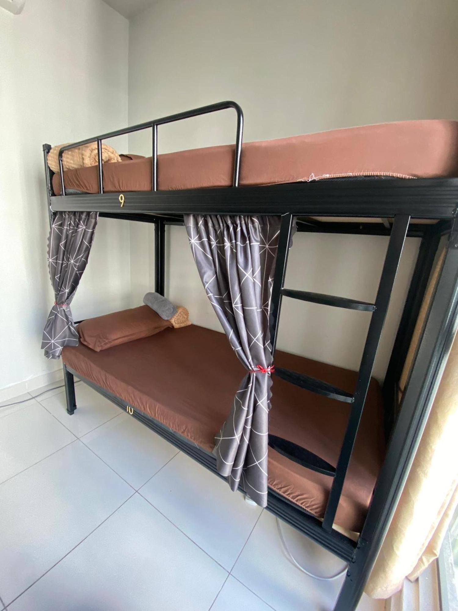 Regalia Bestfriend Hostel Kuala Lumpur Bagian luar foto