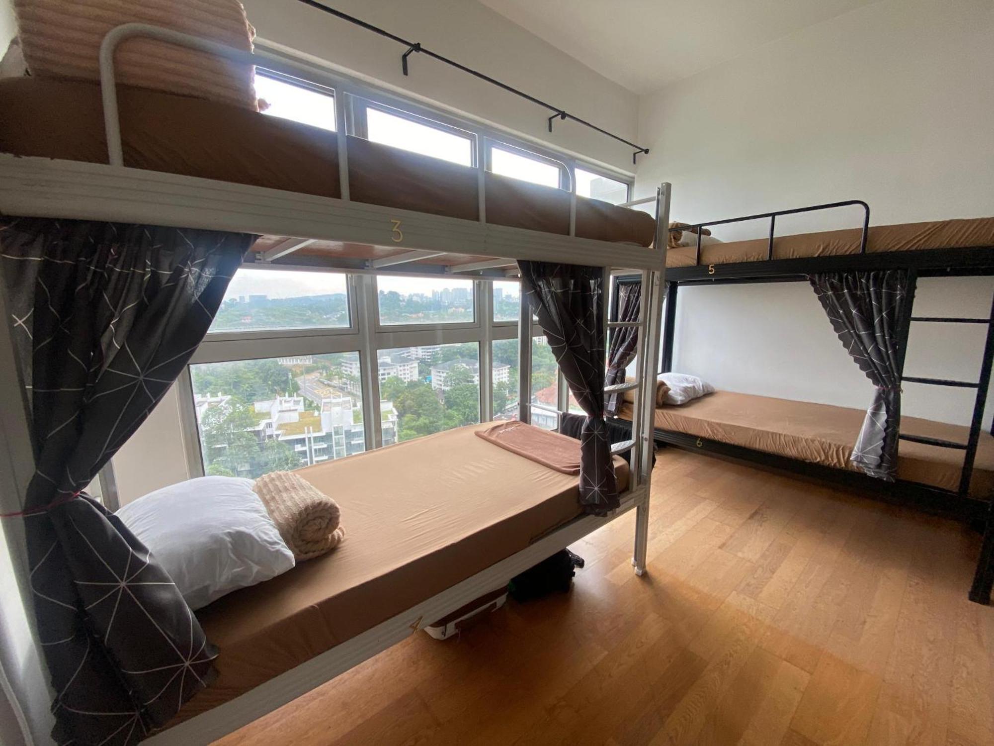Regalia Bestfriend Hostel Kuala Lumpur Bagian luar foto