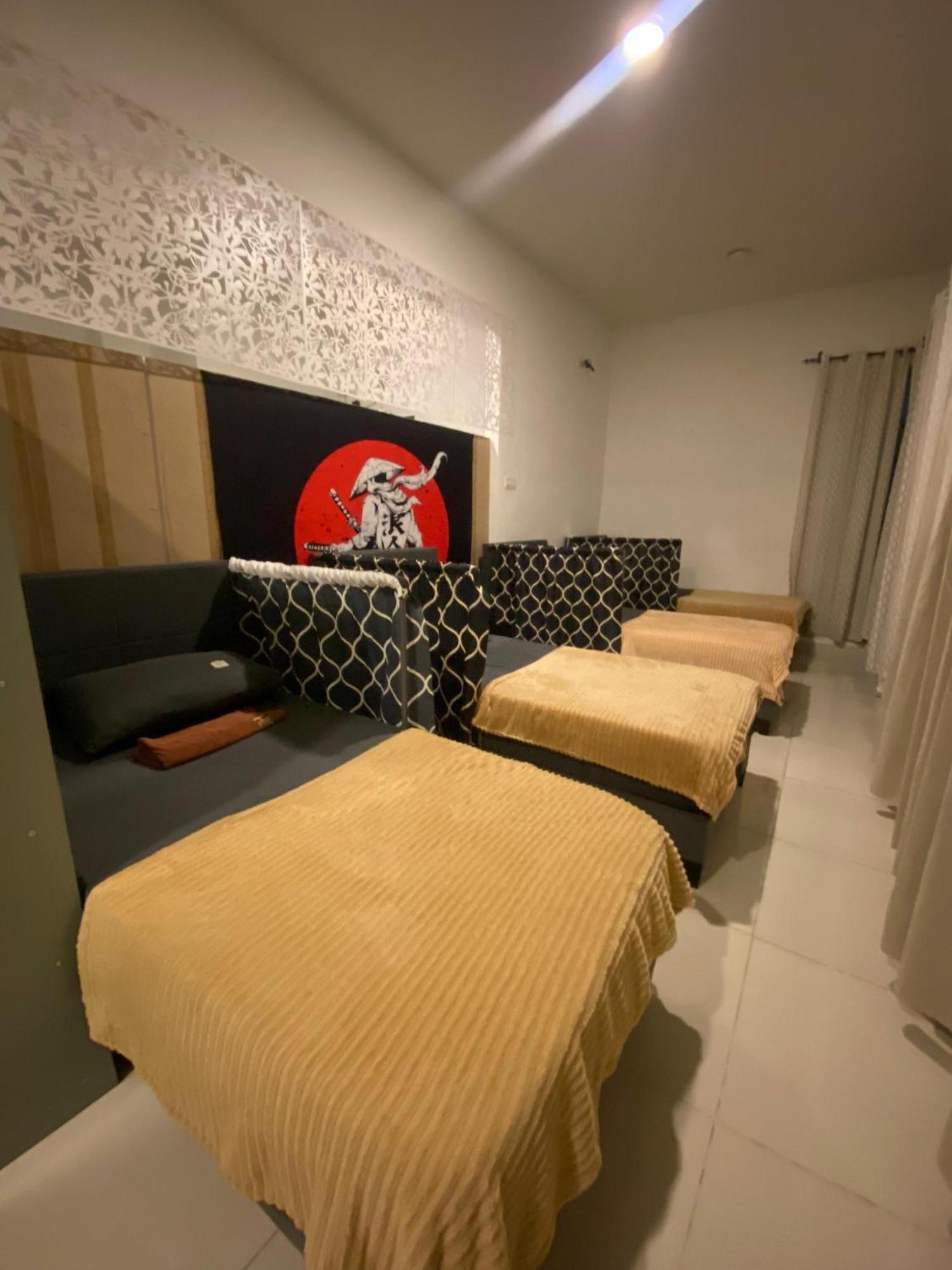 Regalia Bestfriend Hostel Kuala Lumpur Bagian luar foto