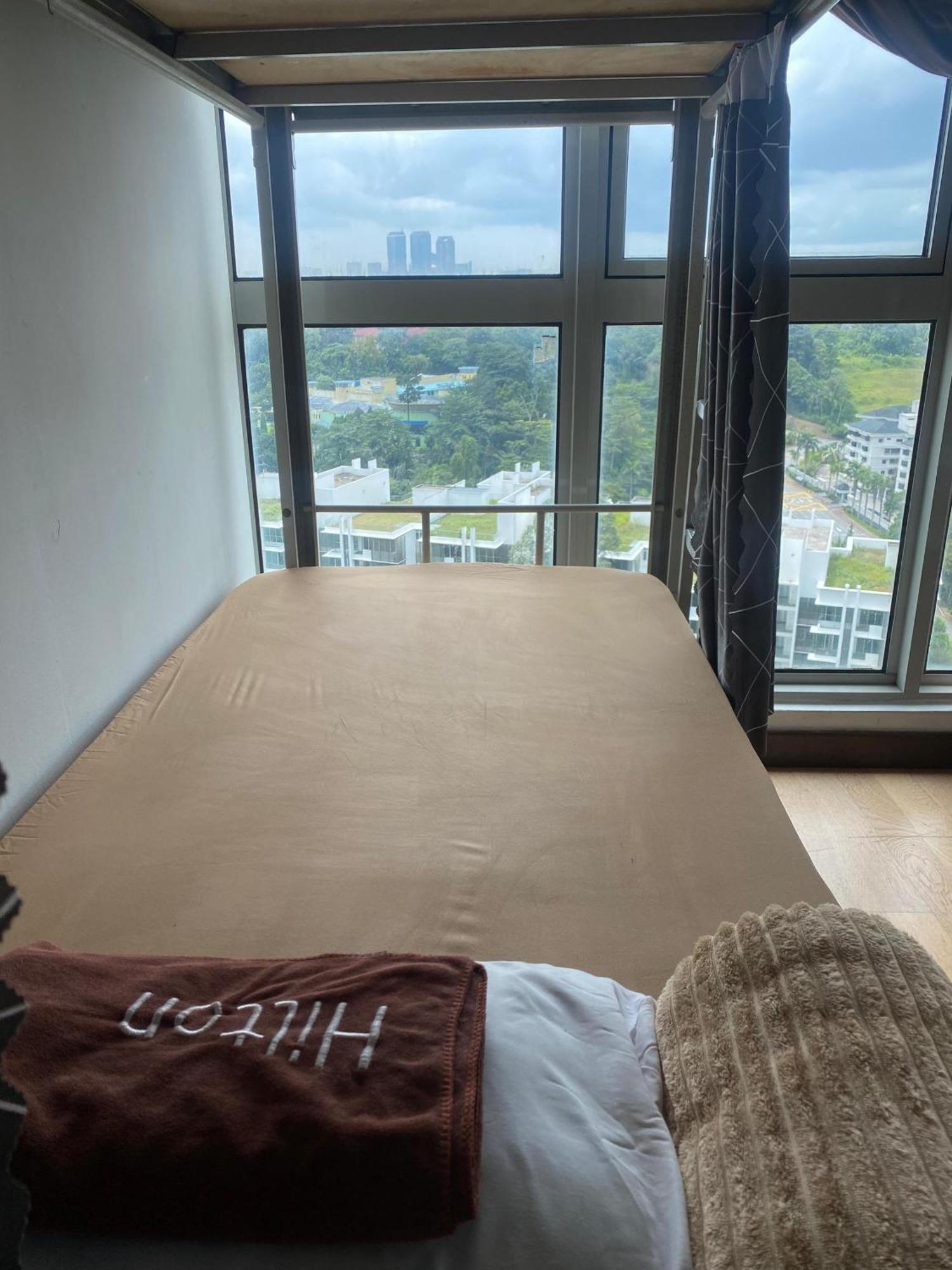 Regalia Bestfriend Hostel Kuala Lumpur Bagian luar foto