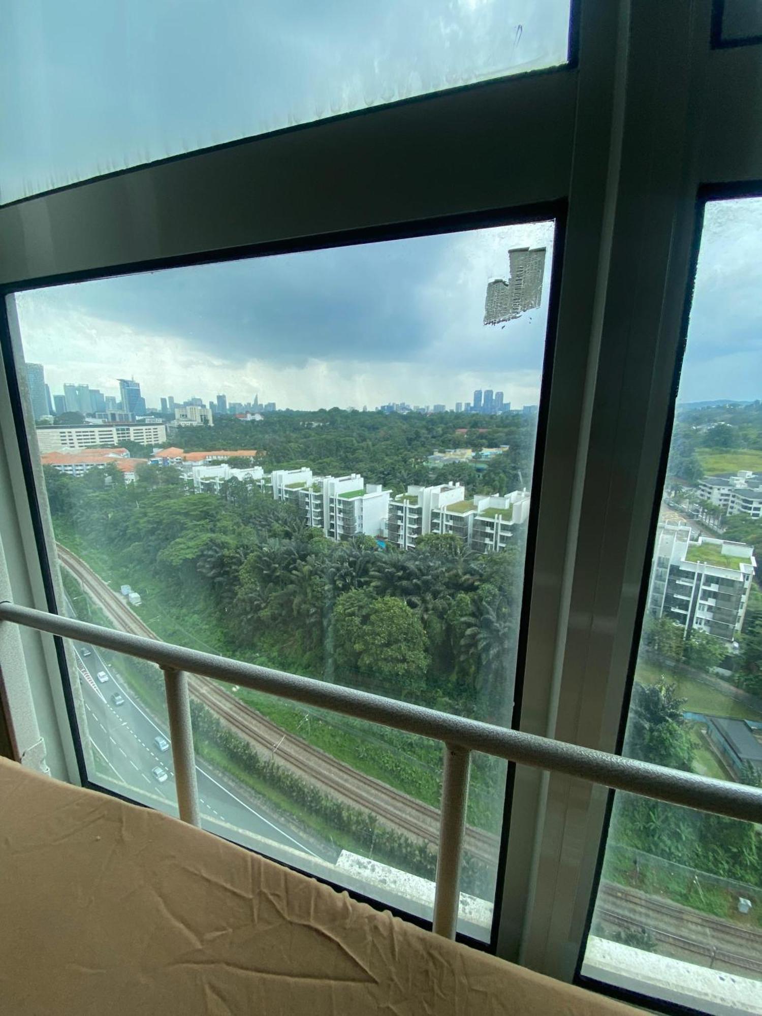 Regalia Bestfriend Hostel Kuala Lumpur Bagian luar foto