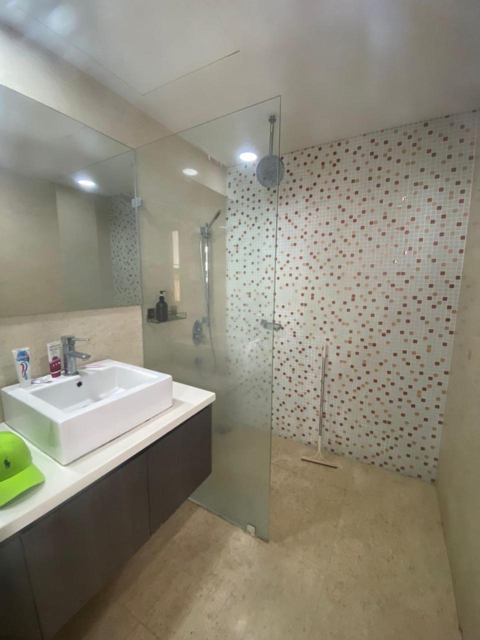 Regalia Bestfriend Hostel Kuala Lumpur Bagian luar foto