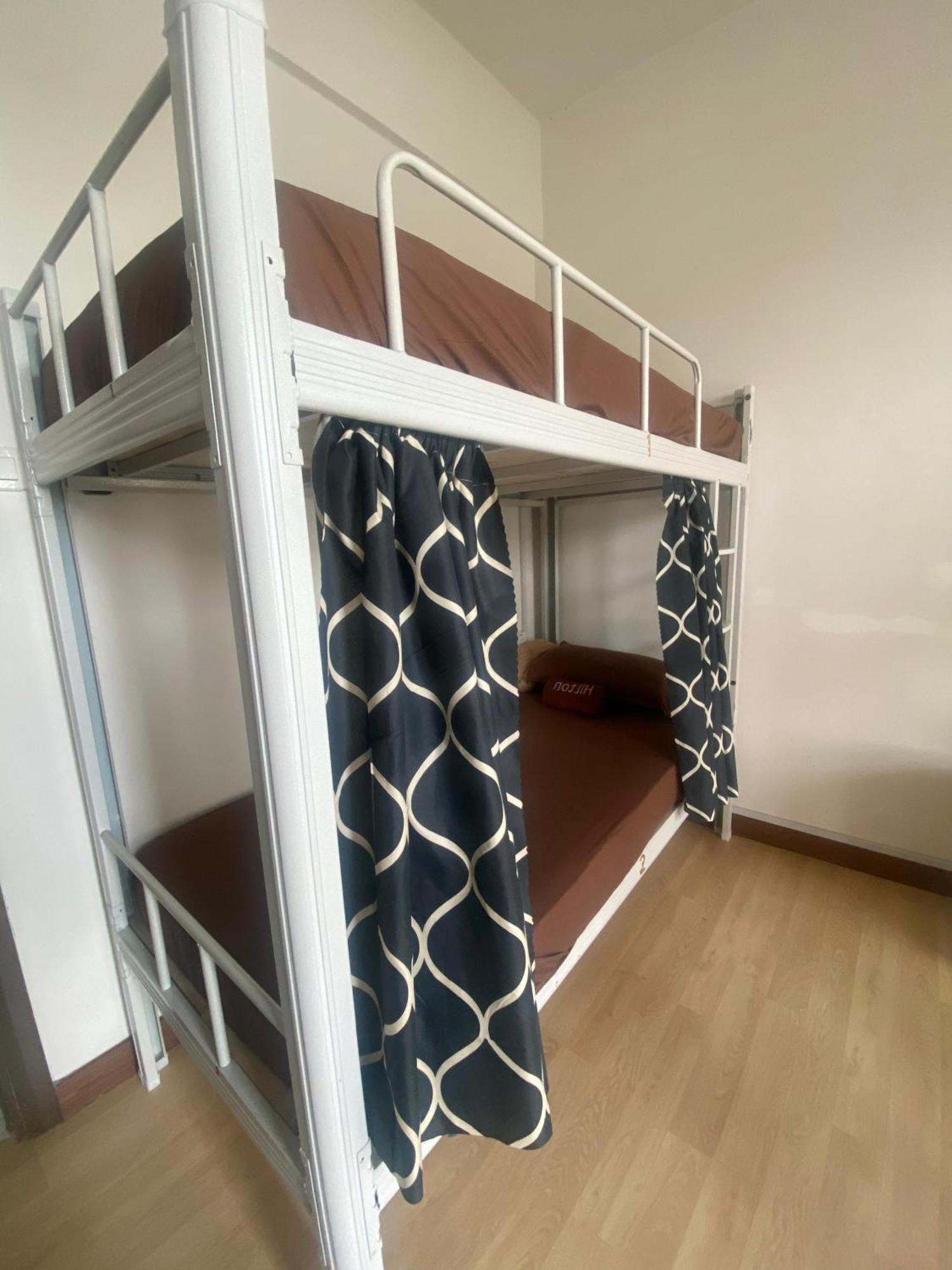 Regalia Bestfriend Hostel Kuala Lumpur Bagian luar foto