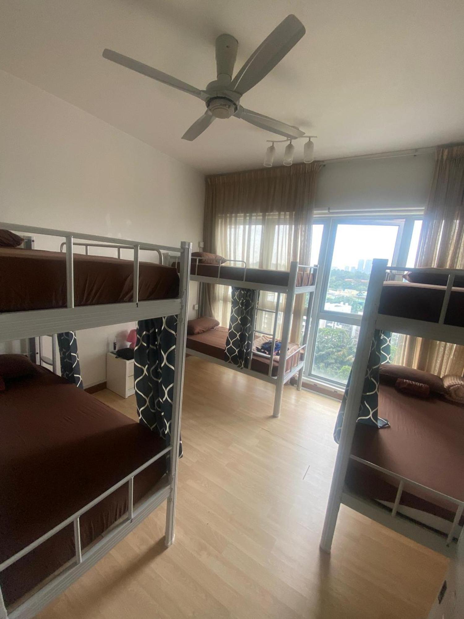 Regalia Bestfriend Hostel Kuala Lumpur Bagian luar foto